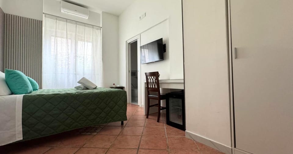 TV and multimedia, Bedroom, wardrobe