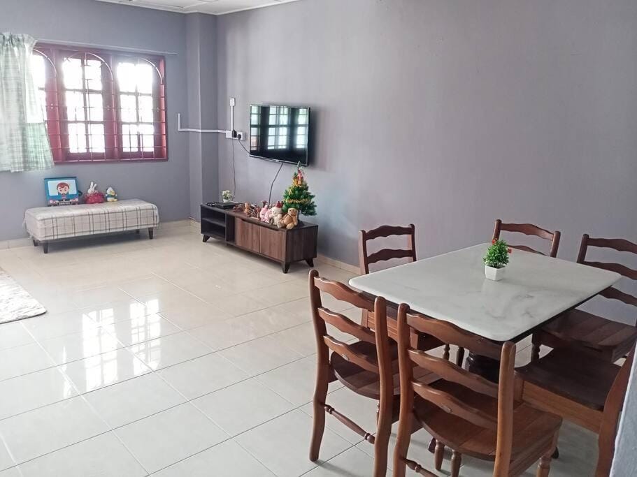double storey cosy homestay pengkalan balak fully aircon House in Malaysia