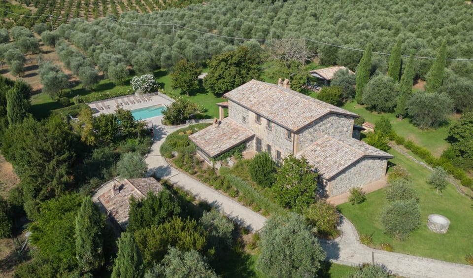Property building, Bird's eye view, Pool view, Swimming pool