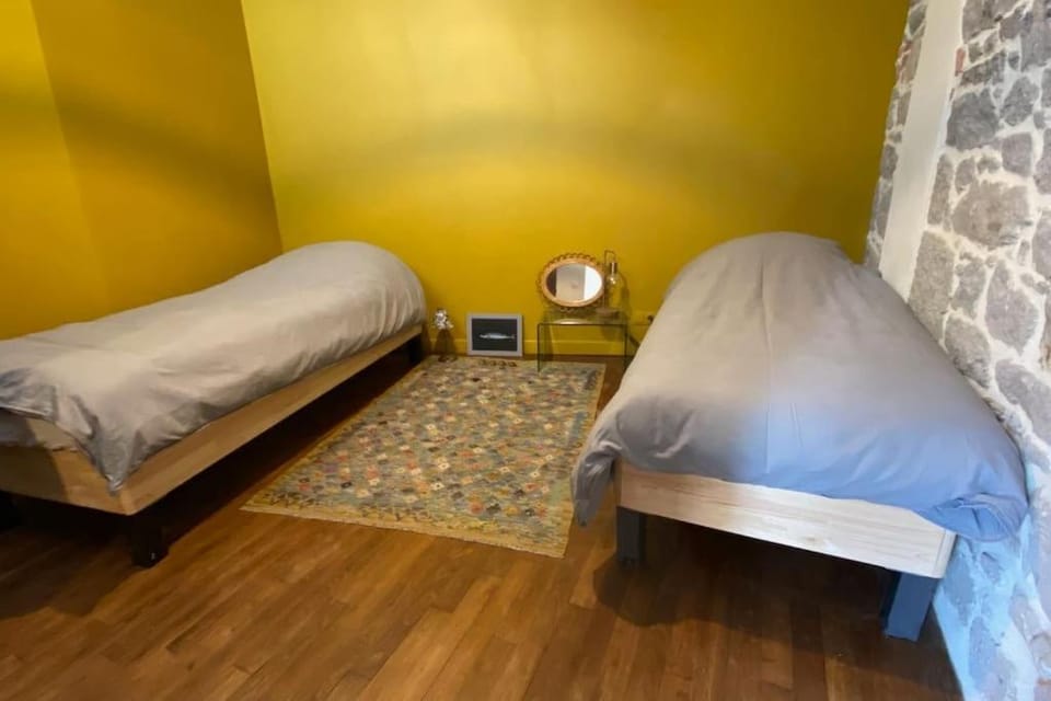 Appartement à 30m de la plage du Sillon. Apartment in St-Malo