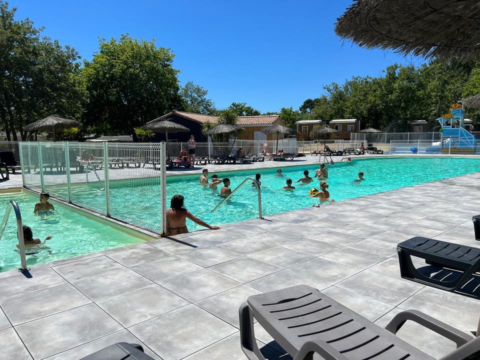 Camping Les Goélands - Maeva Campground/ 
RV Resort in Andernos-les-Bains