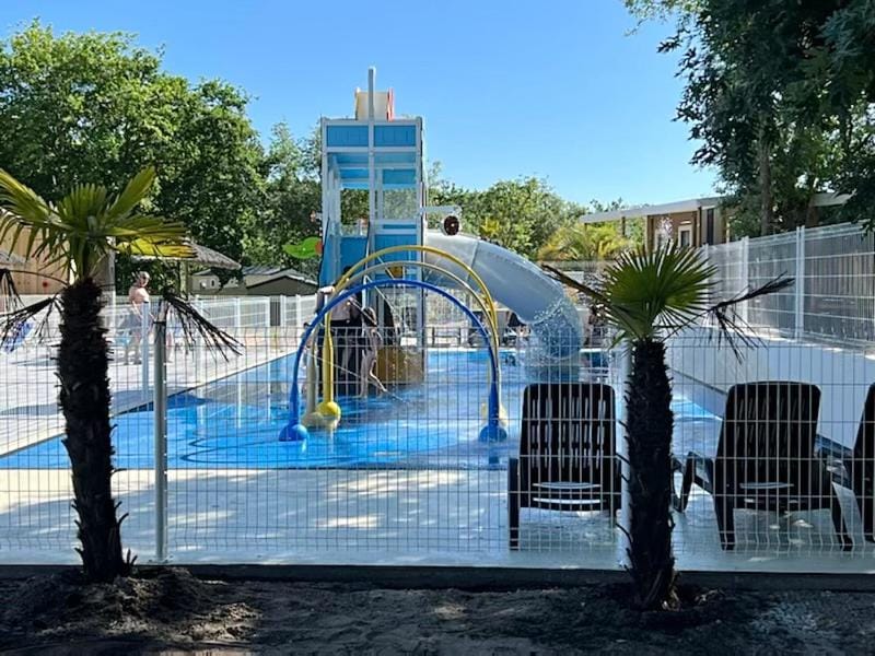 Camping Les Goélands - Maeva Campground/ 
RV Resort in Andernos-les-Bains