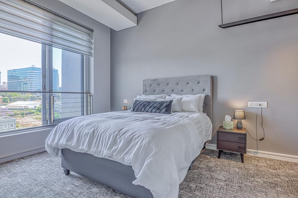Luxurious One Bedroom Apartment - Capital On Park Apartment in Sandton