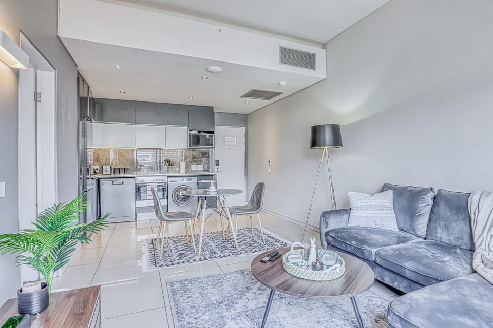 Luxurious One Bedroom Apartment - Capital On Park Apartment in Sandton
