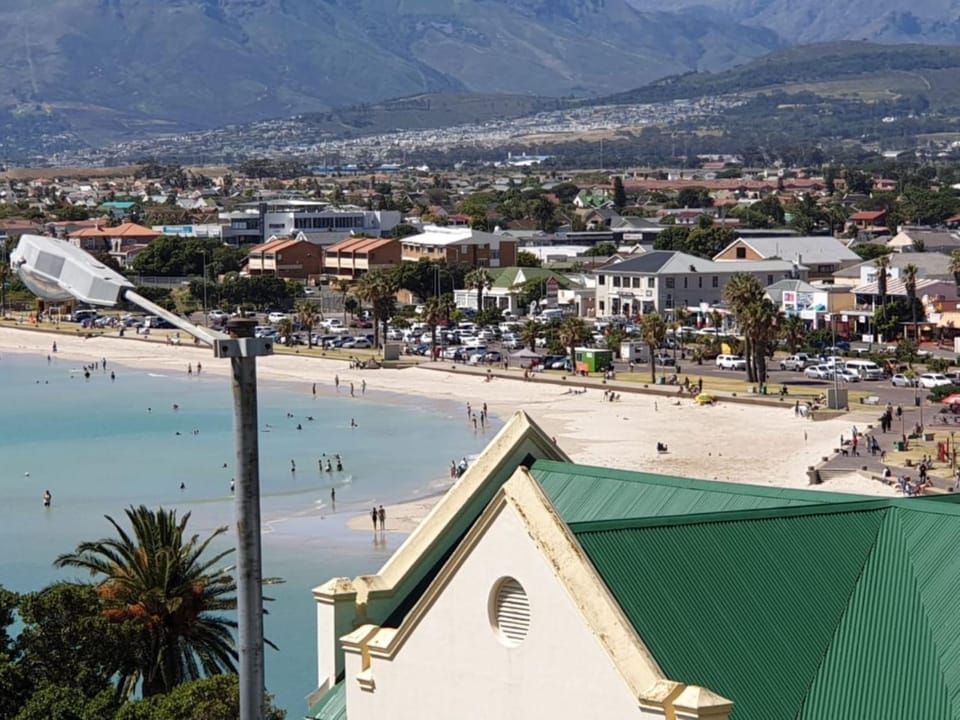 Nearby landmark, View (from property/room), Beach