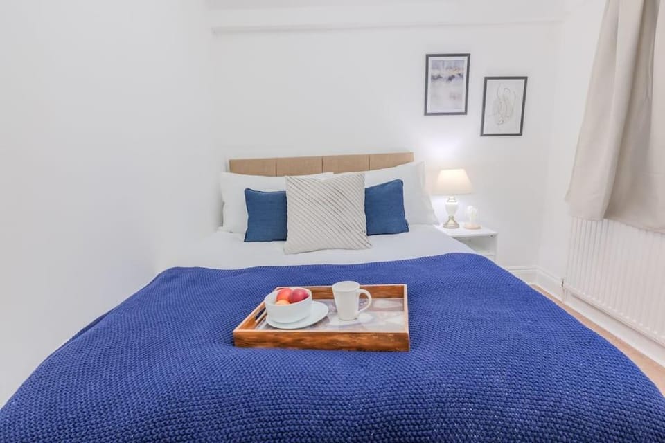 Beautiful 2Bed Apt by Hyde Park Apartment in City of Westminster