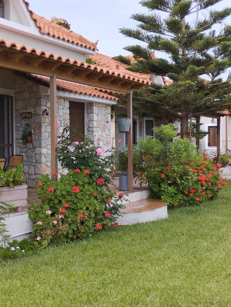 Property building, Spring, Day, Garden, Garden view
