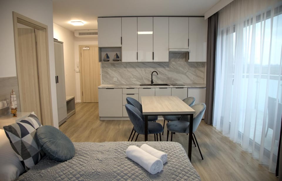 Bed, Kitchen or kitchenette, Living room, Photo of the whole room, Seating area, pet friendly, stove, towels