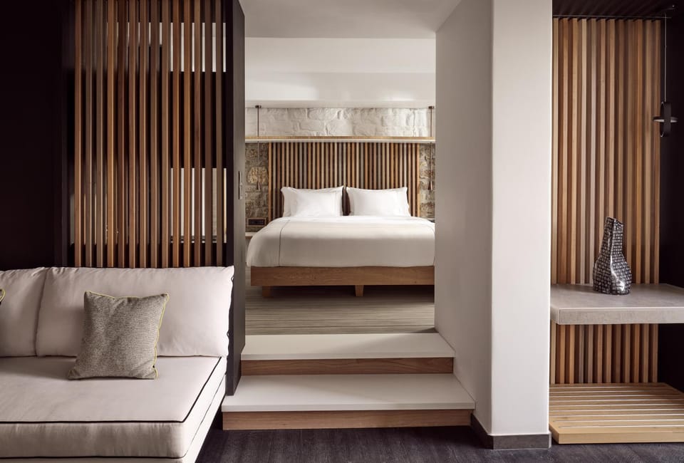 Photo of the whole room, Seating area, Bedroom
