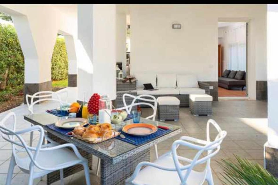 Patio, Seating area