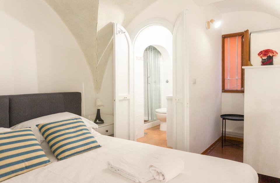 Bed, Bathroom