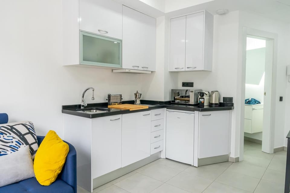 Modern Wave Escape apartment with private parking and rooftop pool BY NAMASTE ELITE Apartment in Torremolinos