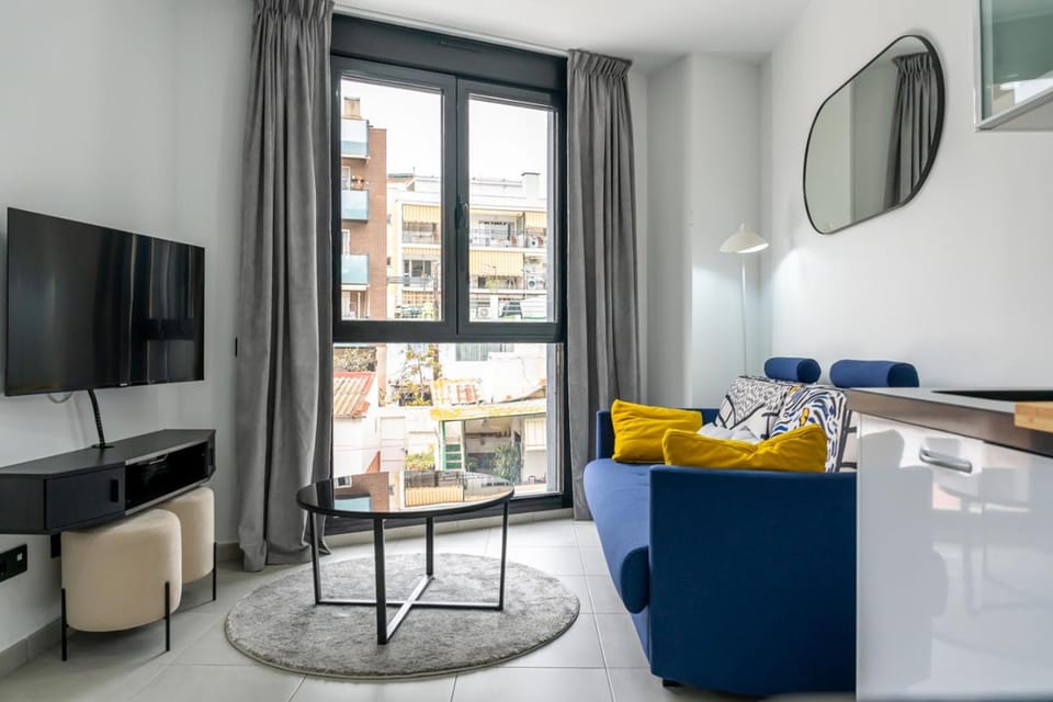 Modern Wave Escape apartment with private parking and rooftop pool BY NAMASTE ELITE Apartment in Torremolinos