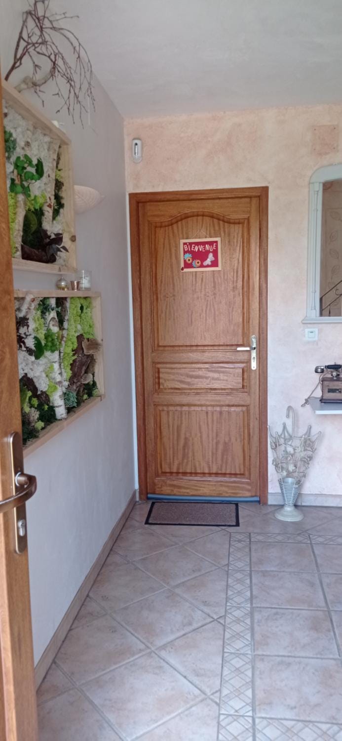 Appartement au rez -de -chaussée maison individuelle Apartment in Grand Est