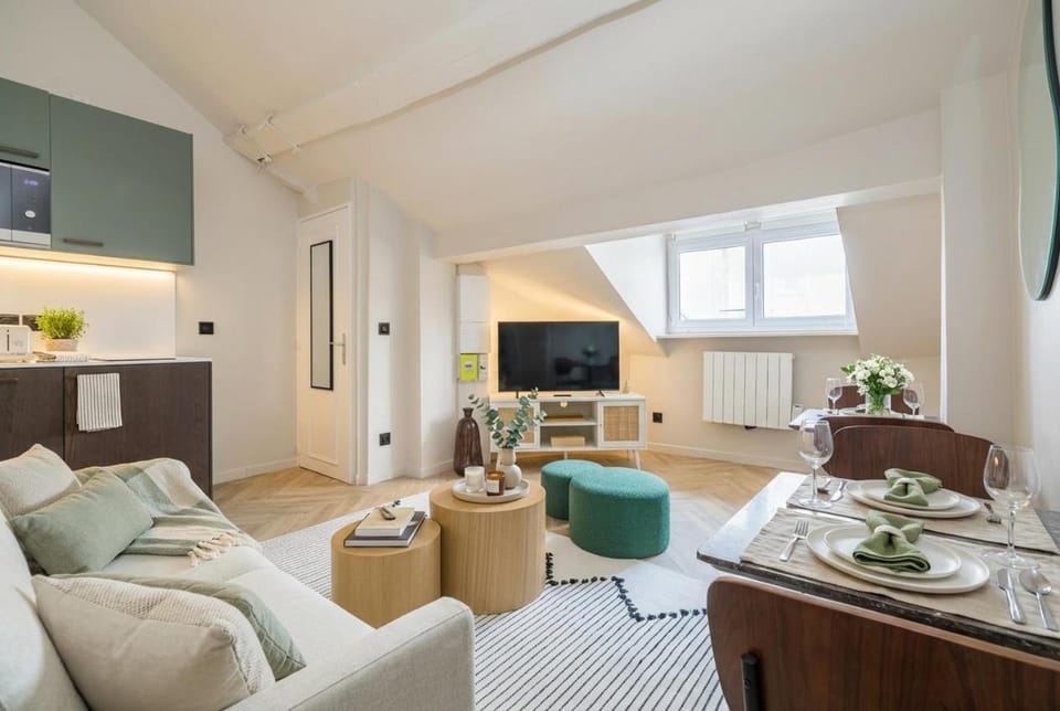 PoeticStay - Opera - Hanovre Apartment in Paris