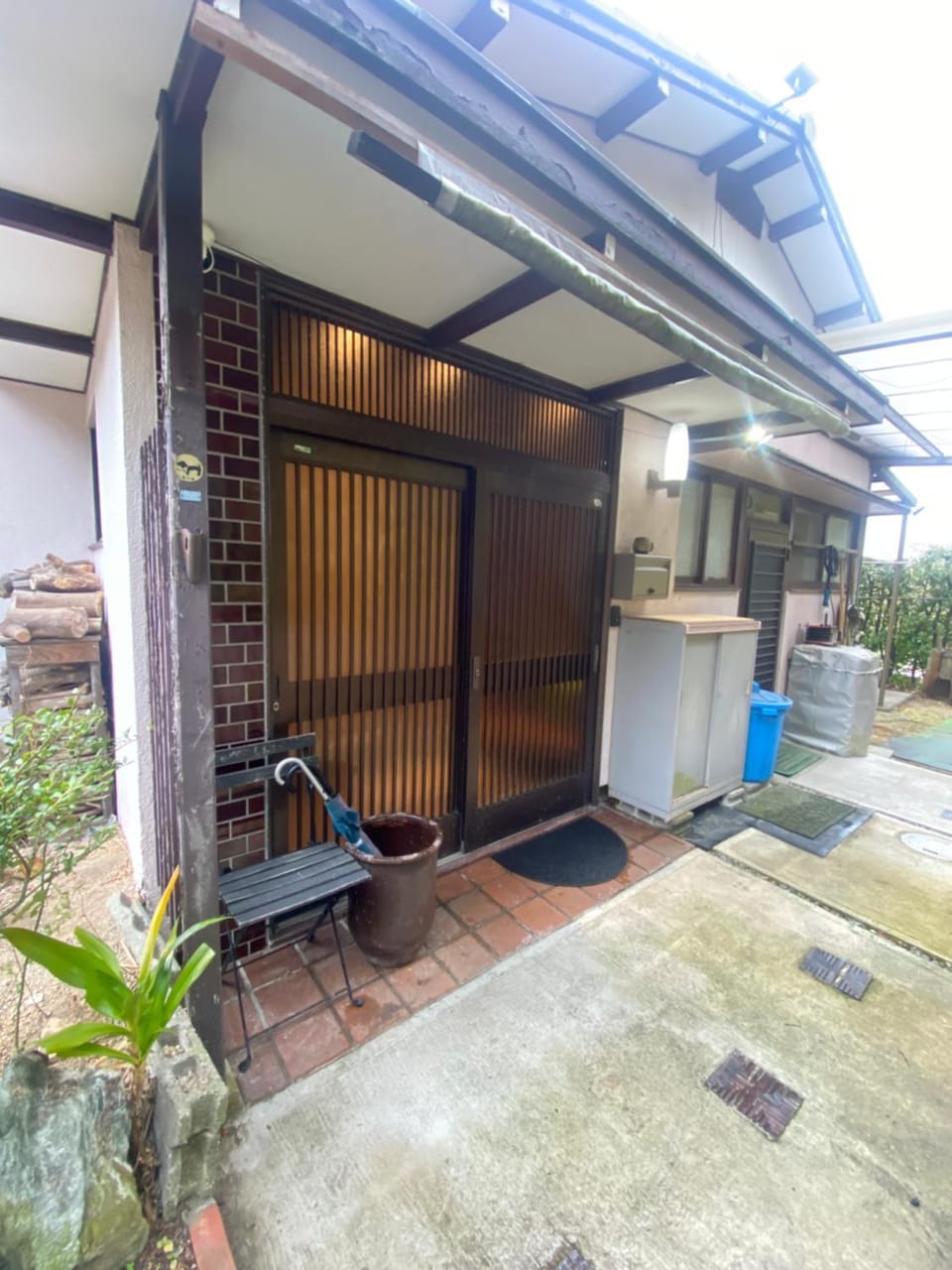 Facade/entrance, Day