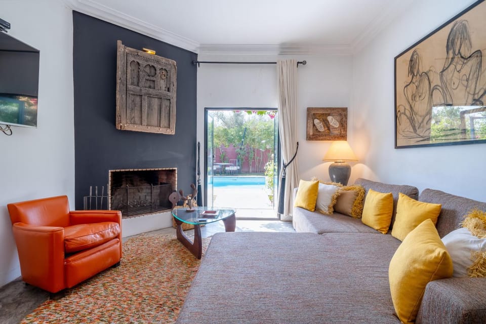 TV and multimedia, Living room, Seating area, flat iron