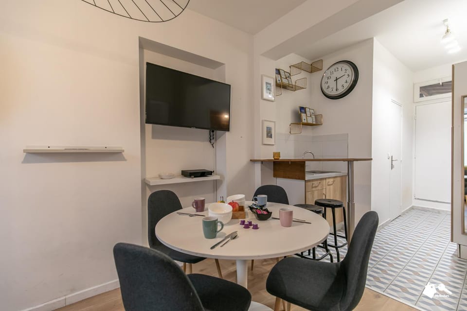 Communal lounge/ TV room, Living room