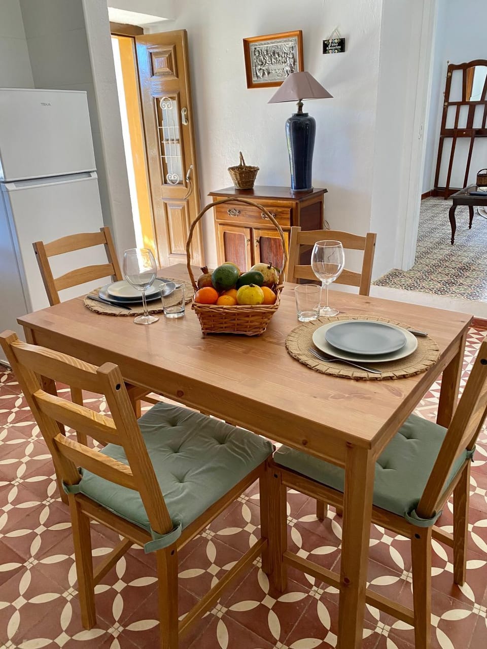 Food and drinks, Dining area