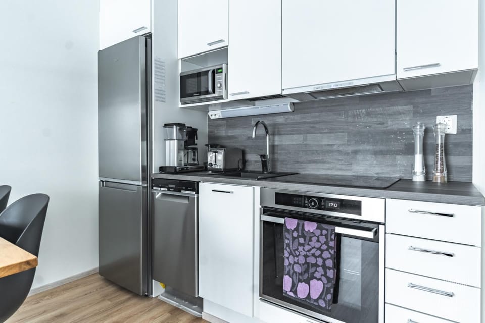 Coffee/tea facilities, Dining area, dishwasher, minibar, pet friendly, stove, toaster, kitchen