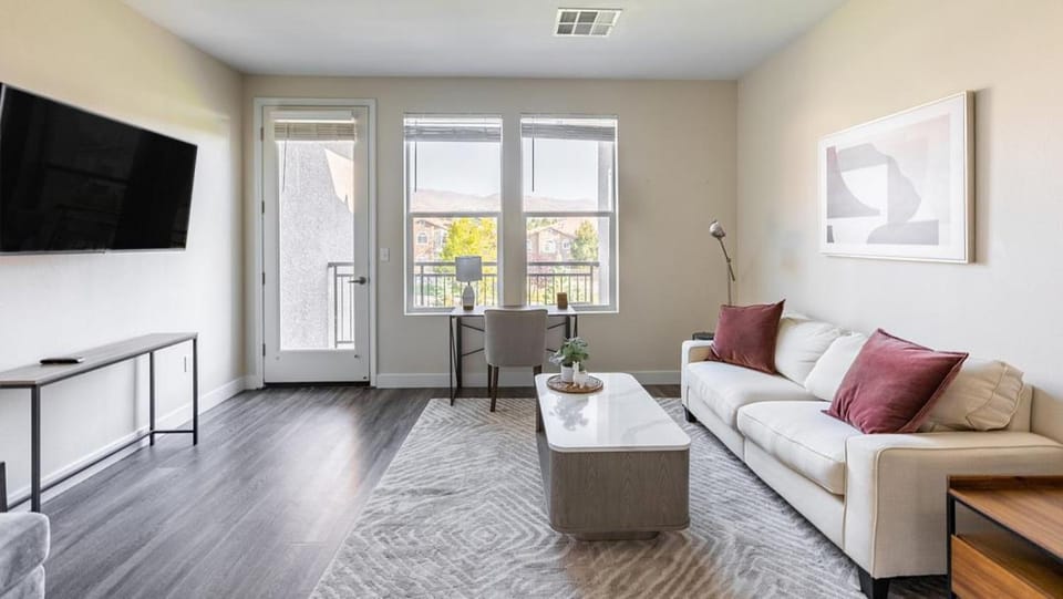 Landing Modern Apartment with Amazing Amenities (ID7474X0) Apartment in Reno