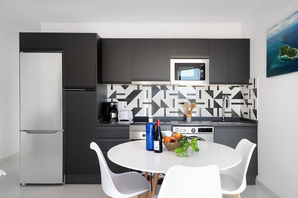 Property building, Kitchen or kitchenette, Living room