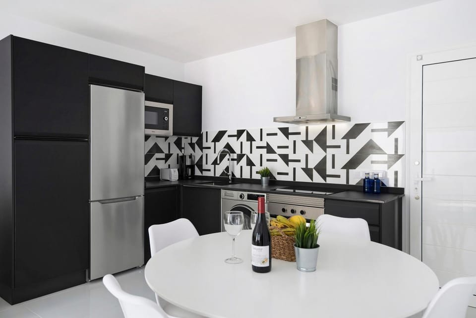 Property building, Kitchen or kitchenette, Living room