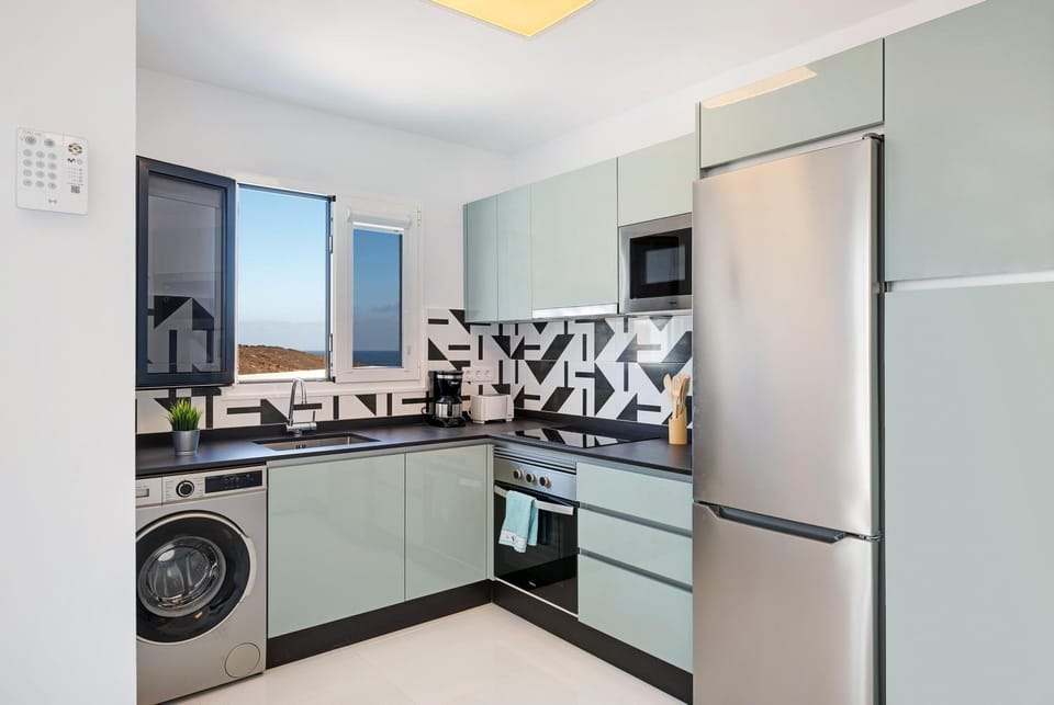 Kitchen or kitchenette, Living room