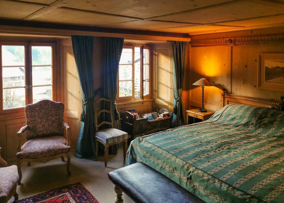 Nouveau à Rougemont - Gstaad Appartement dans Chalet 1830 Apartment in Saanen