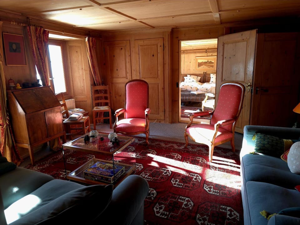 Nouveau à Rougemont - Gstaad Appartement dans Chalet 1830 Apartment in Saanen