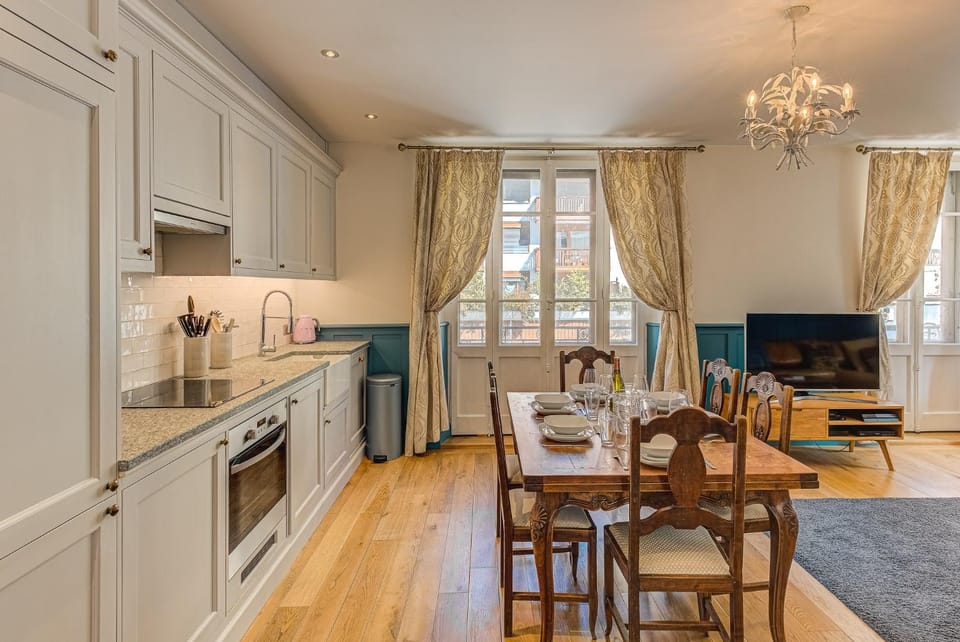 TV and multimedia, Kitchen or kitchenette, Living room, Seating area, Dining area, dishwasher, pet friendly, stove