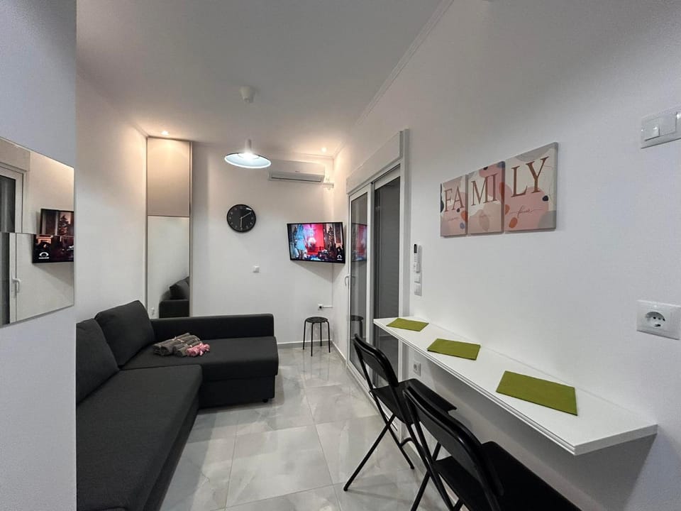 Living room, Photo of the whole room