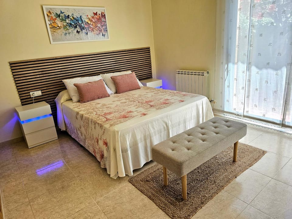 Bed, Bedroom, internet