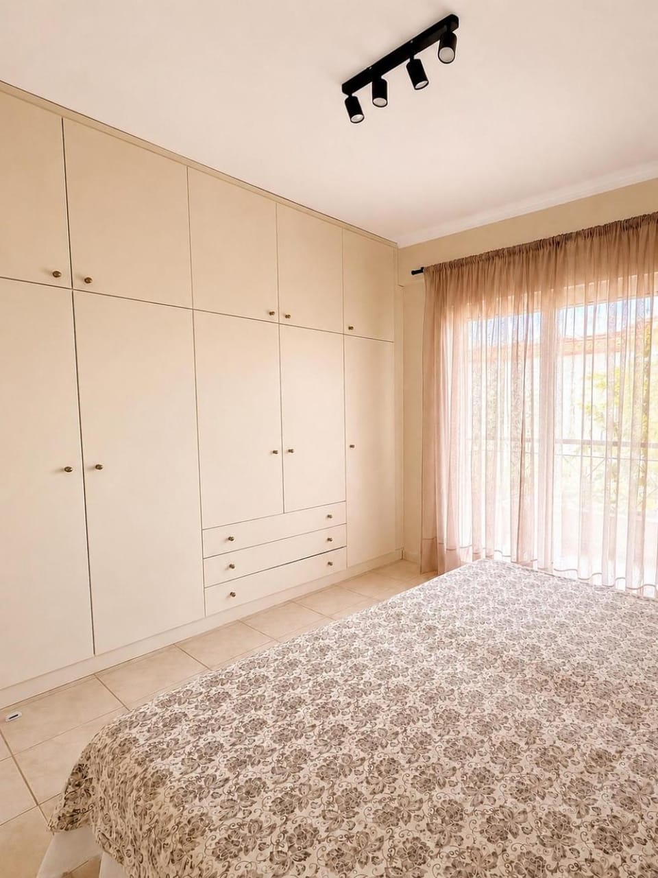 Bed, Photo of the whole room, Bedroom, wardrobe