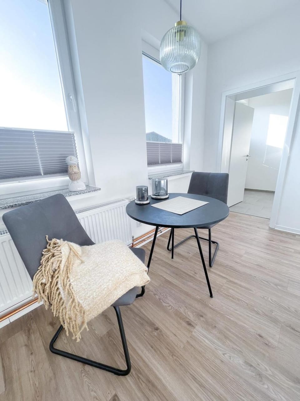 Seating area, Dining area