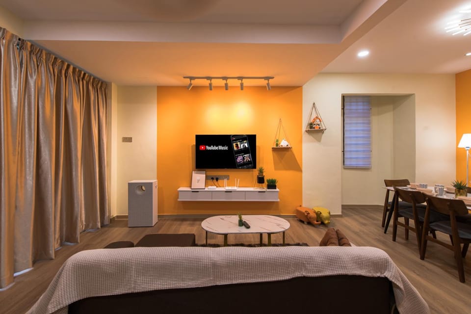 Communal lounge/ TV room, TV and multimedia, Living room, Seating area, Evening entertainment