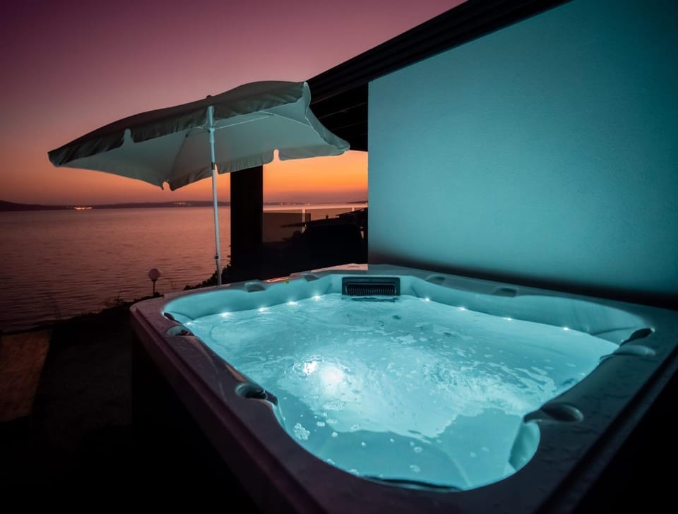 Property building, Hot Tub, Hot Tub, Sea view, Sunset
