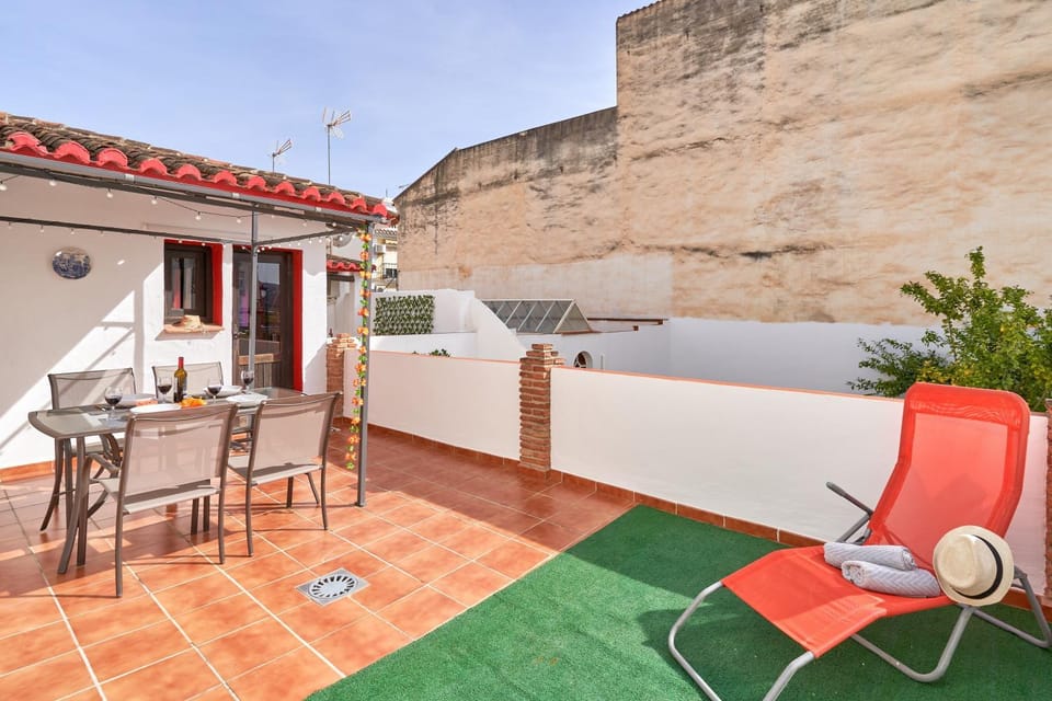 Property building, Balcony/Terrace, Living room