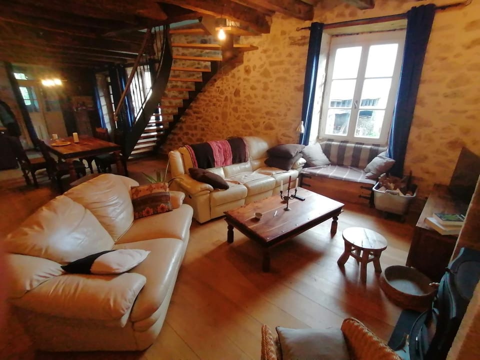 Living room, Seating area