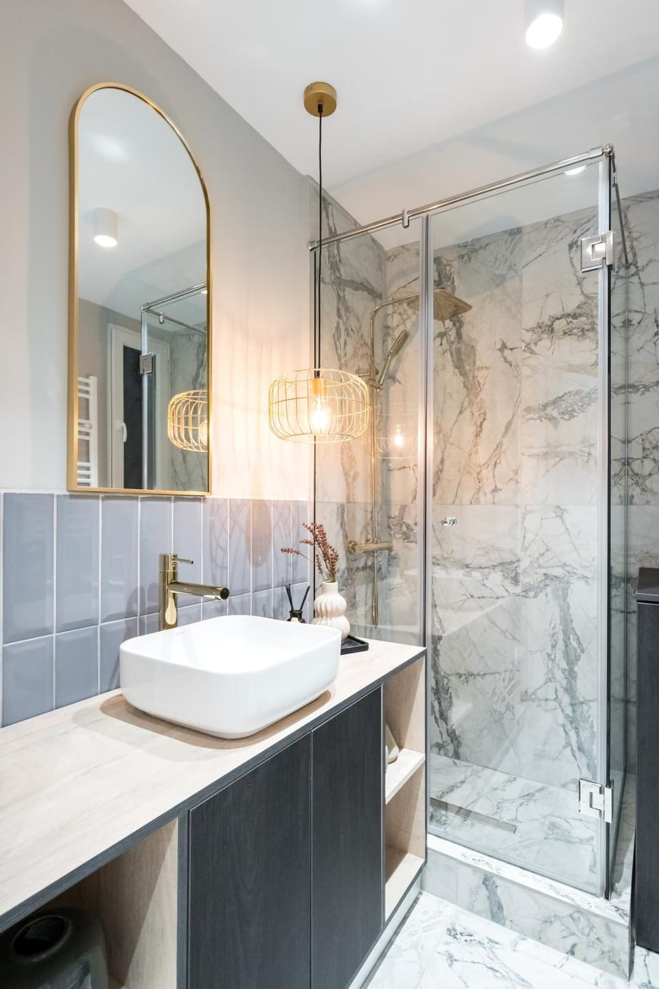 Shower, Bathroom, towels