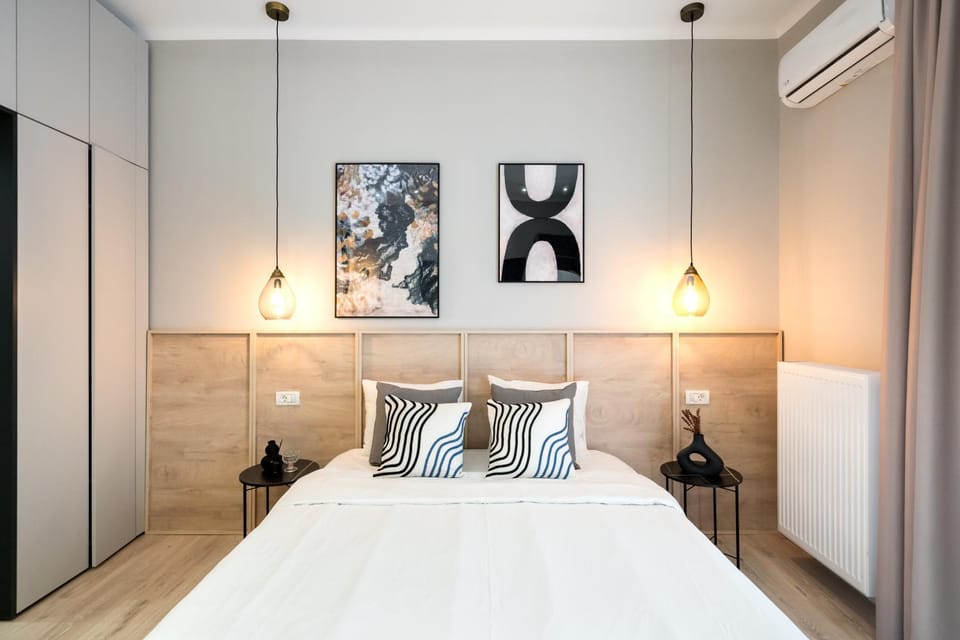 Photo of the whole room, Decorative detail, Bedroom, air conditioner
