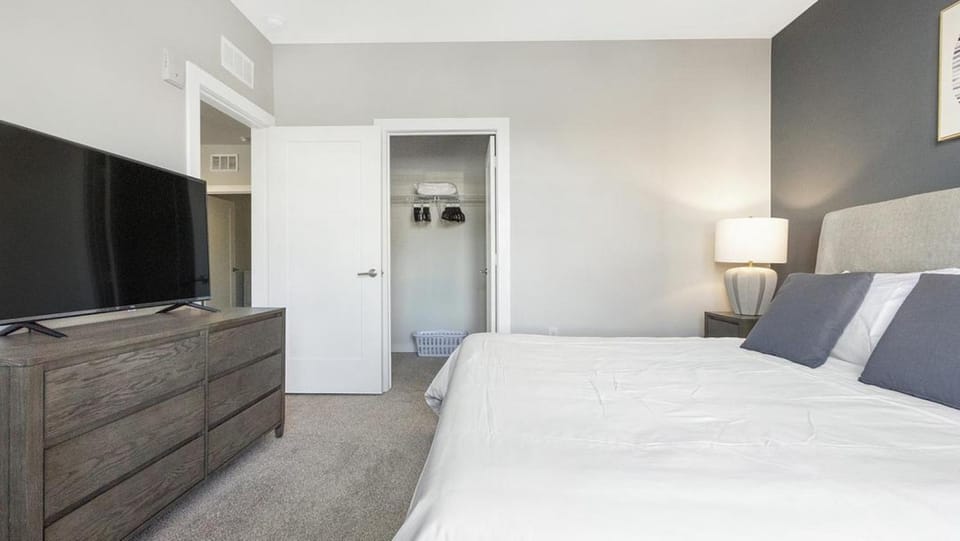 Landing Modern Apartment with Amazing Amenities (ID8784X30) Apartment in Jacksonville