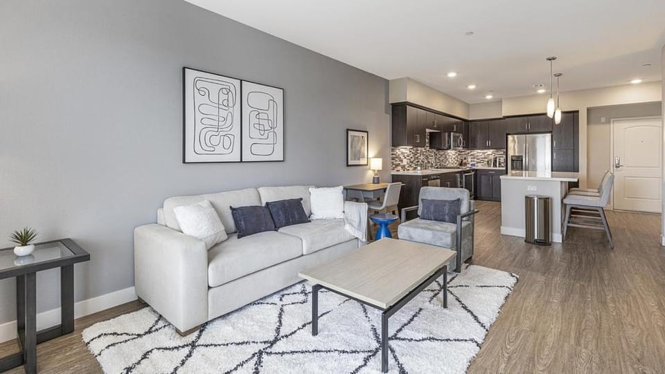 Landing Modern Apartment with Amazing Amenities (ID5374X57) Apartment in La Jolla