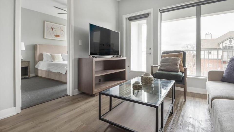 Landing Modern Apartment with Amazing Amenities (ID9760X79) Apartment in Saint Louis