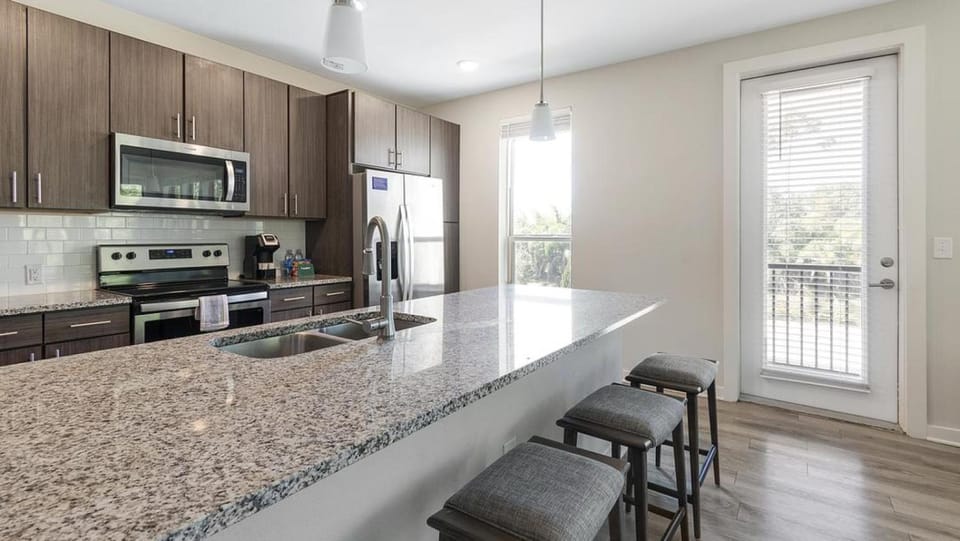 Landing Modern Apartment with Amazing Amenities (ID2159X23) Apartment in Jacksonville