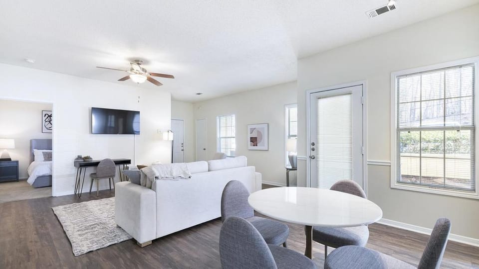 Landing Modern Apartment with Amazing Amenities (ID9136X49) Apartment in Winston-Salem