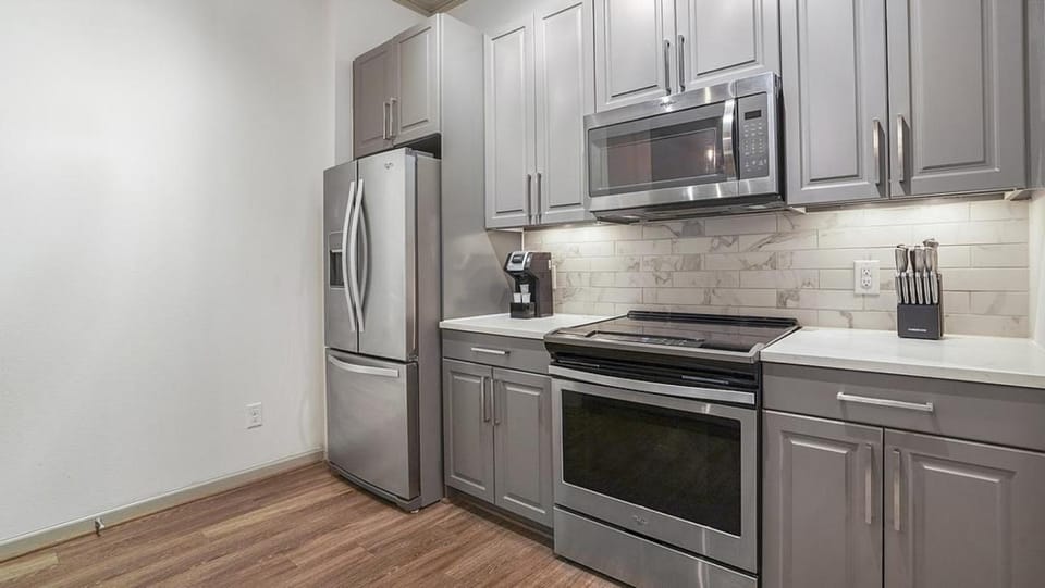 Landing Modern Apartment with Amazing Amenities (ID9415X18) Apartment in Richardson