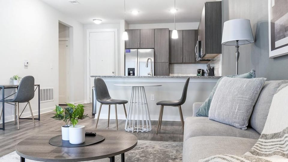 Landing Modern Apartment with Amazing Amenities (ID2164X67) Apartment in Jacksonville