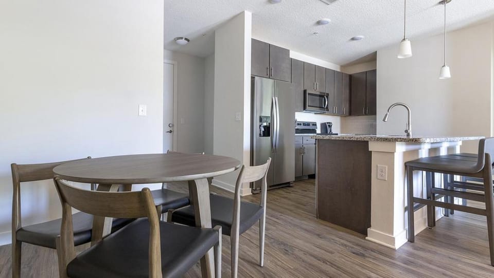 Landing Modern Apartment with Amazing Amenities (ID4496) Apartment in Jacksonville