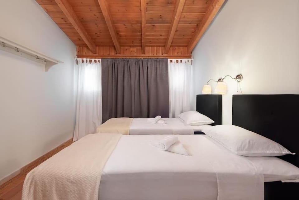 4 BD Luxurious villa with swimming pool House in Rhodes, Greece